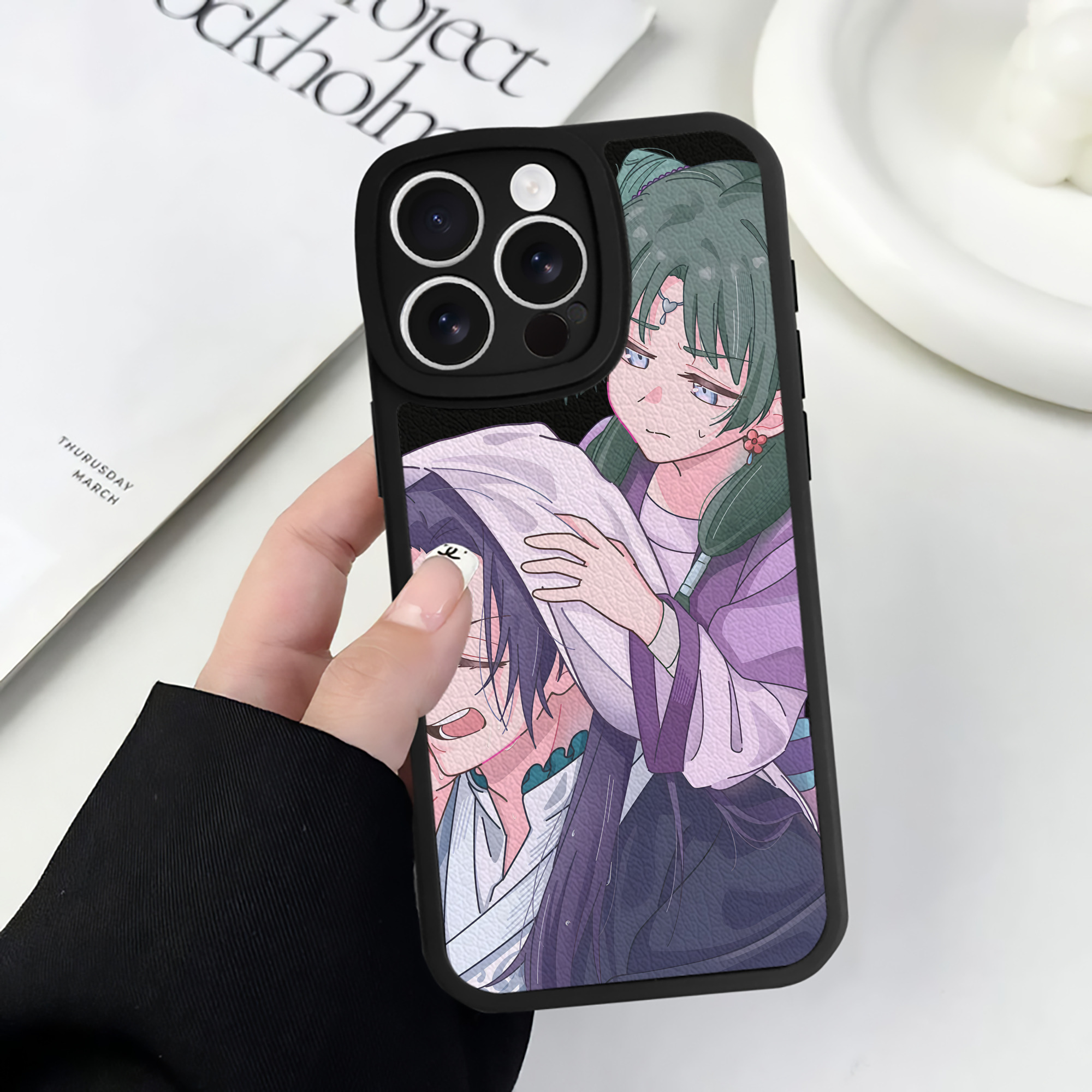（画像用） 薬屋のひとりごと The Apothecary Diaries 【iPhone 16シリーズ対応】シリコンスマホケース（レザー調） 材質：シリコン